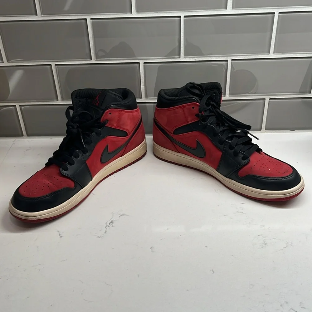 Air Jordan 1 Mid Reverse Bred‎ (554724-610) Size 11